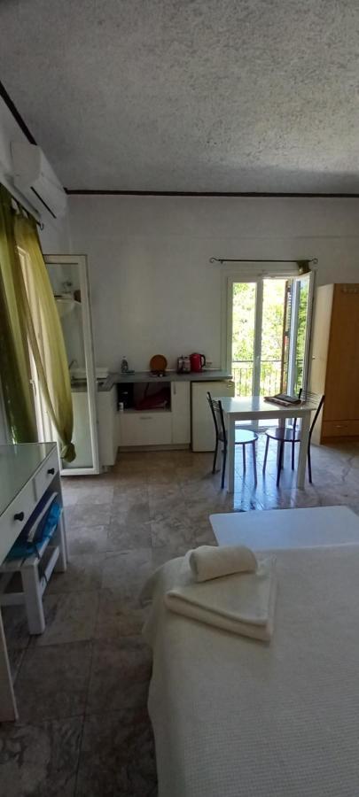 Nikis Apartments アギオス・ゴルディオス エクステリア 写真